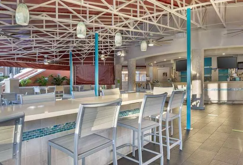 هتل Hilton Grand Vacations Club Seaworld® Orlando