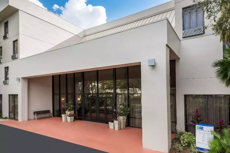 Holiday Inn Express Hotel & Suites Ft. Lauderdale Plantation, An Ihg