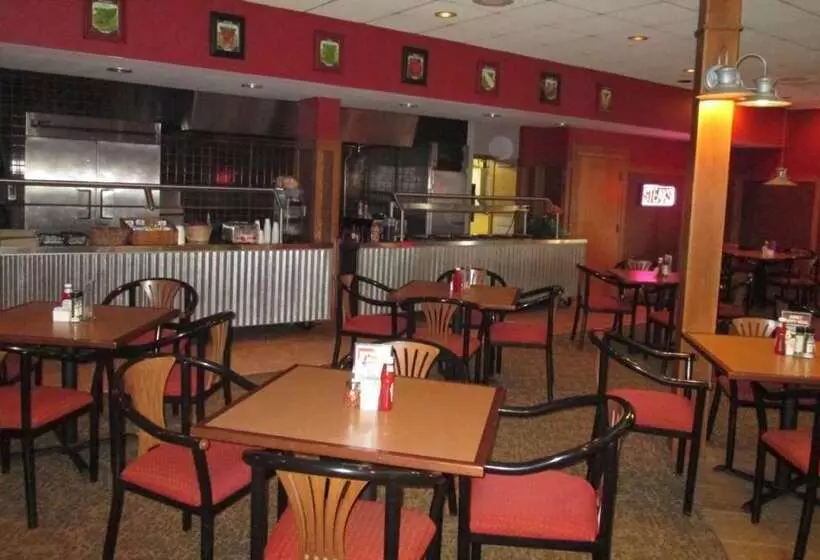 Отель Ramada By Wyndham Alpena