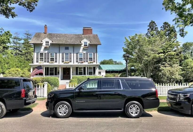 فندق The Hedges Inn