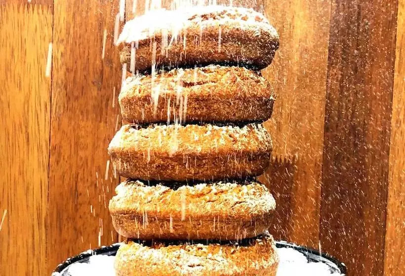 فندق The Hedges Inn