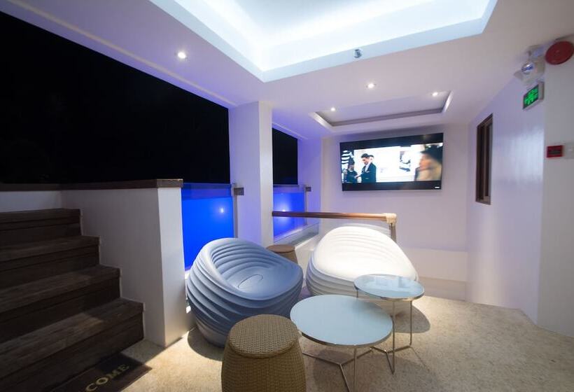 Hotel Signature Boracay Blue