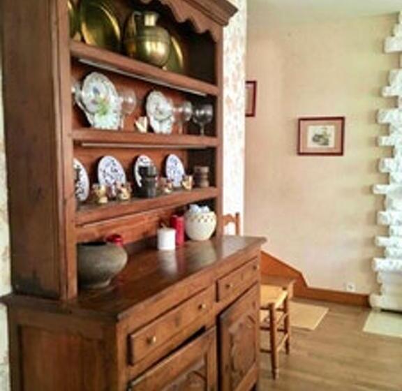 Maison Familiale Spacieuse Pres De Carrouges Avec Jardin