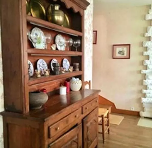 Maison Familiale Spacieuse Pres De Carrouges Avec Jardin