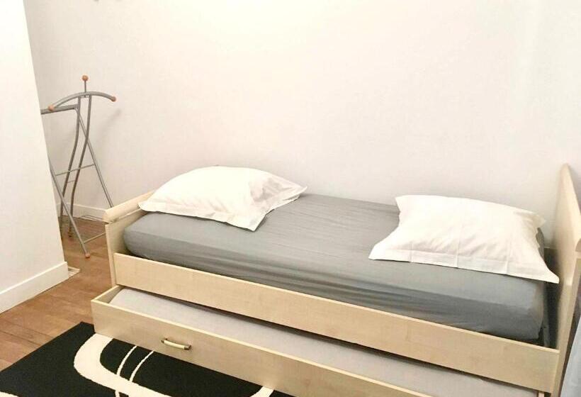 Maison Familiale Spacieuse Pres De Carrouges Avec Jardin