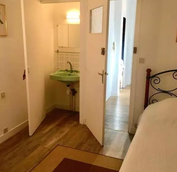 Maison Familiale Spacieuse Pres De Carrouges Avec Jardin