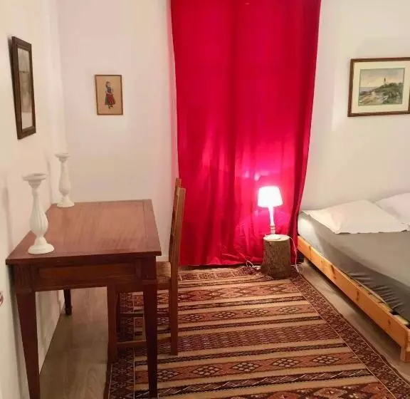 Maison Familiale Spacieuse Pres De Carrouges Avec Jardin