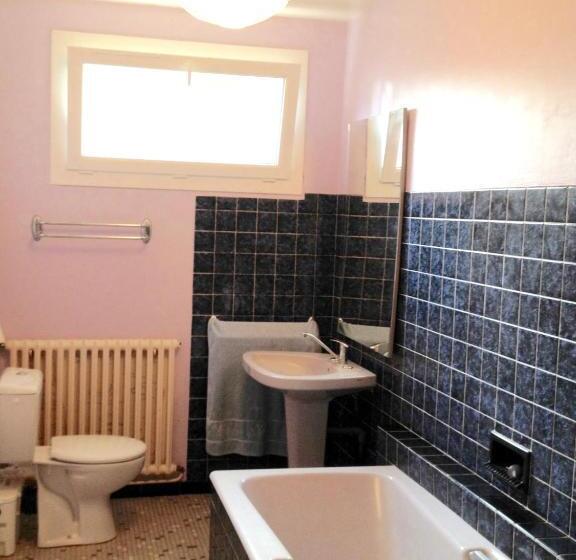 Maison Familiale Spacieuse Pres De Carrouges Avec Jardin