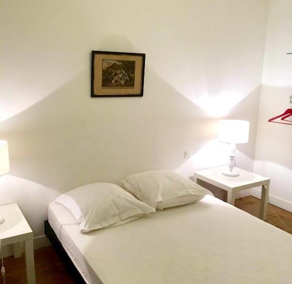 Maison Familiale Spacieuse Pres De Carrouges Avec Jardin