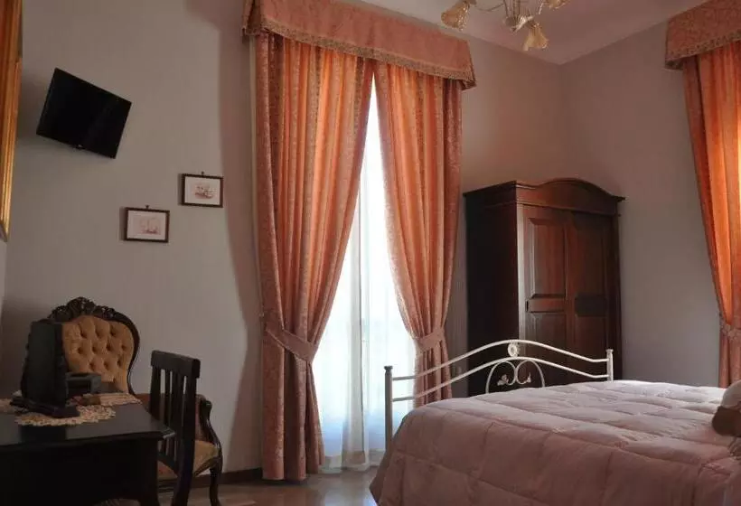 پانسیون Villa Del Poeta