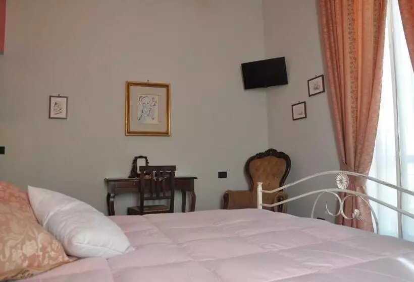 پانسیون Villa Del Poeta
