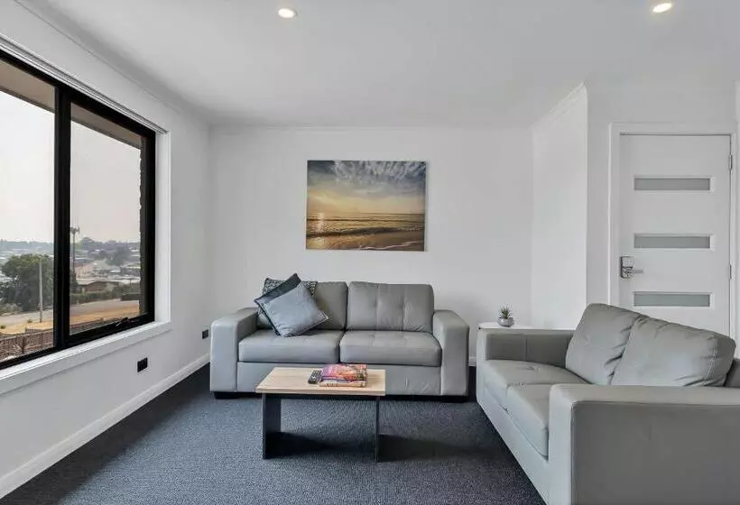 Youngtown Executive Apartments   2br Included, Free Parking & Wifi, Sofa Bed & Cot Fee Applies