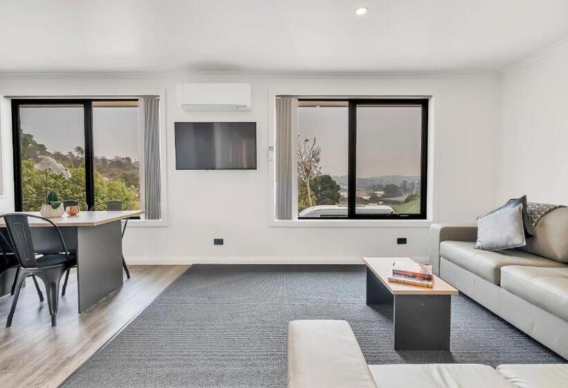 Youngtown Executive Apartments   2br Included, Free Parking & Wifi, Sofa Bed & Cot Fee Applies