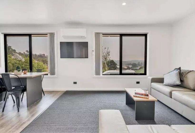 Youngtown Executive Apartments   2br Included, Free Parking & Wifi, Sofa Bed & Cot Fee Applies