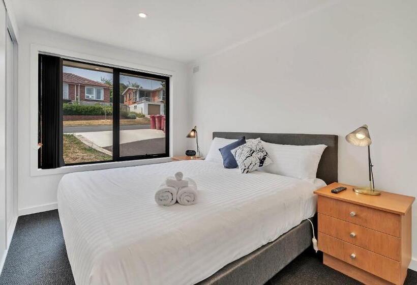 Youngtown Executive Apartments   2br Included, Free Parking & Wifi, Sofa Bed & Cot Fee Applies