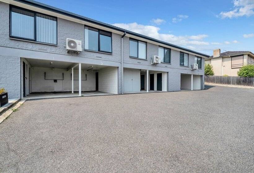 Youngtown Executive Apartments   2br Included, Free Parking & Wifi, Sofa Bed & Cot Fee Applies