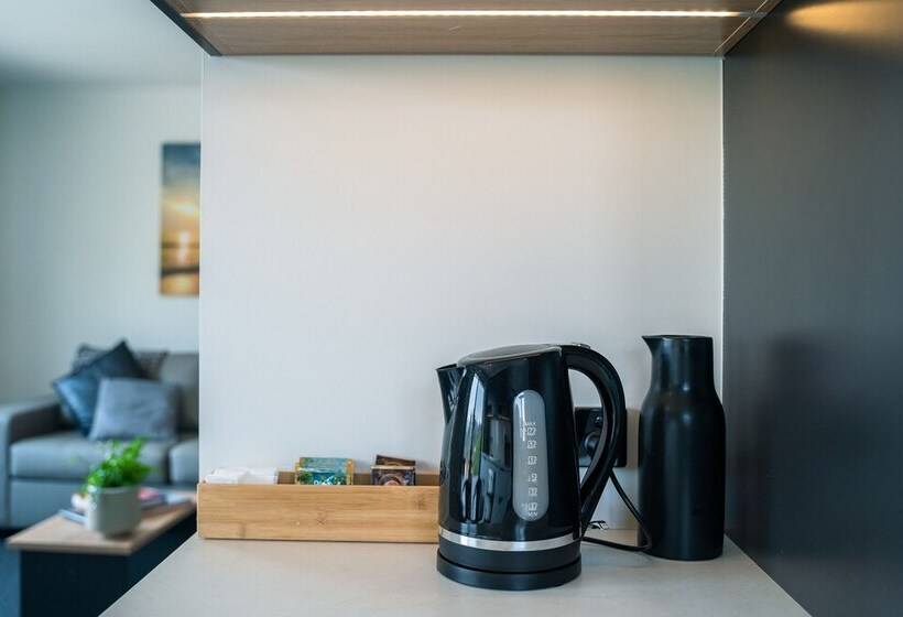 Youngtown Executive Apartments   2br Included, Free Parking & Wifi, Sofa Bed & Cot Fee Applies