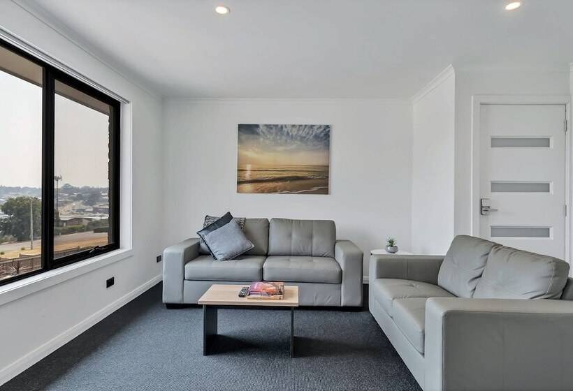 Youngtown Executive Apartments   2br Included, Free Parking & Wifi, Sofa Bed & Cot Fee Applies