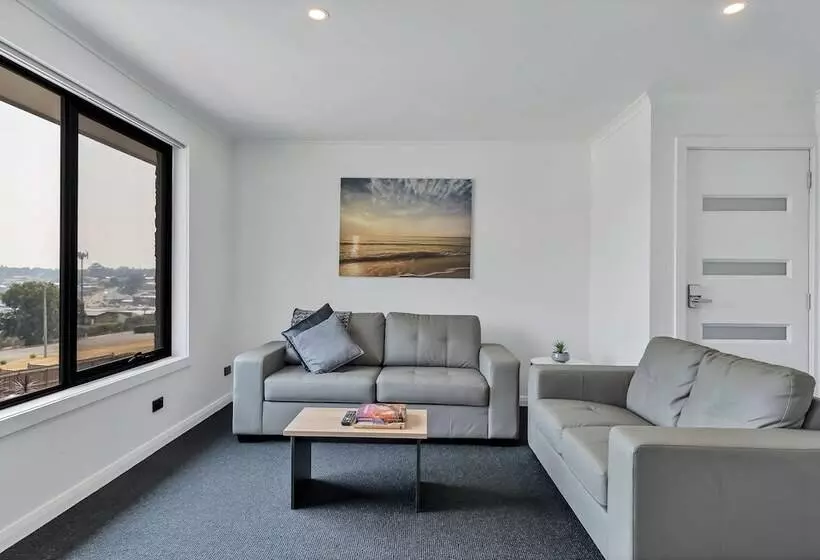 Youngtown Executive Apartments   2br Included, Free Parking & Wifi, Sofa Bed & Cot Fee Applies