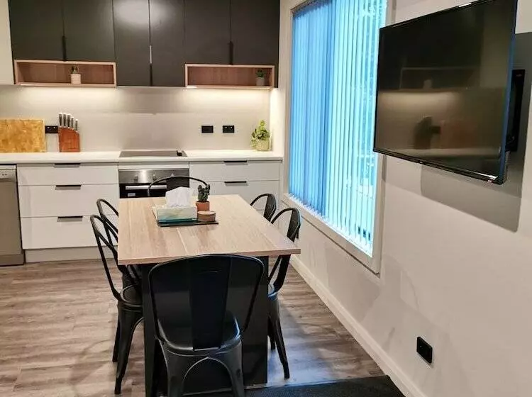 Youngtown Executive Apartments   2br Included, Free Parking & Wifi, Sofa Bed & Cot Fee Applies