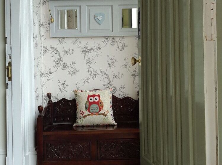 Cragowlet House East