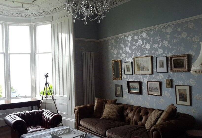 Cragowlet House East