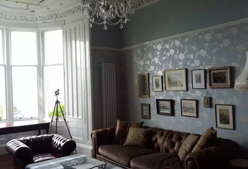 Cragowlet House East