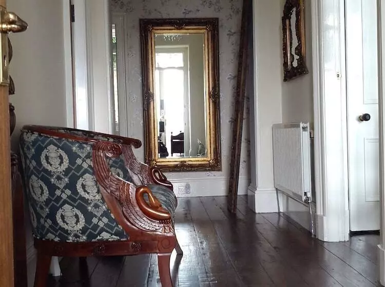 Cragowlet House East