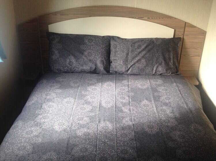 Отель Lakeside East