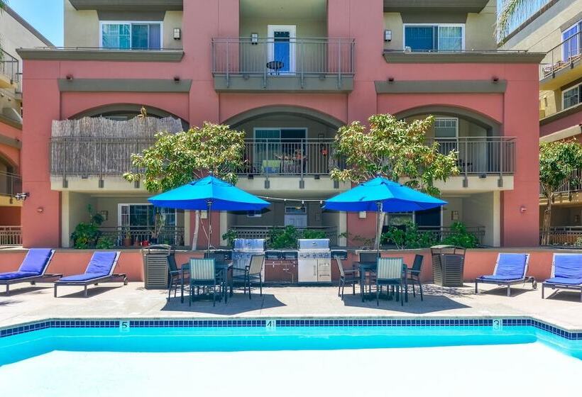 Pelicanstay In Downtown San Diego