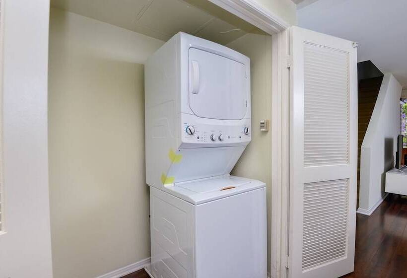 Pelicanstay In Downtown San Diego