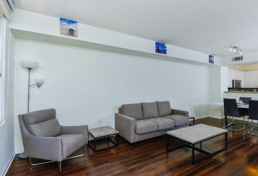 Pelicanstay In Downtown San Diego