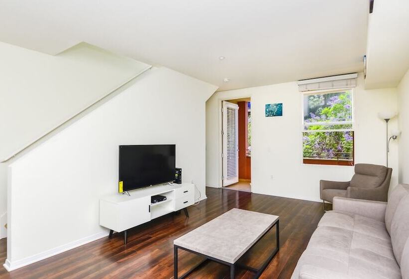 Pelicanstay In Downtown San Diego