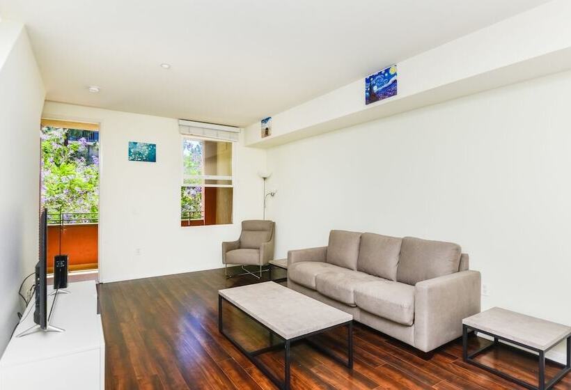 Pelicanstay In Downtown San Diego