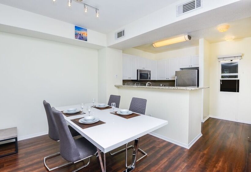 Pelicanstay In Downtown San Diego