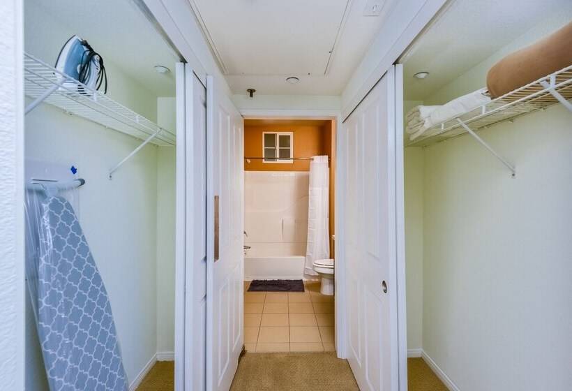 Pelicanstay In Downtown San Diego