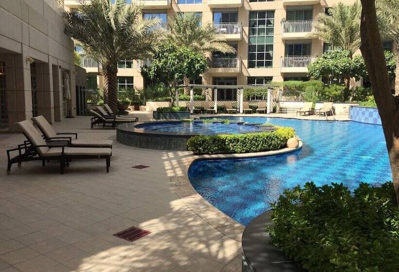 Yanjoon Holiday Homes   Standpoint Tower