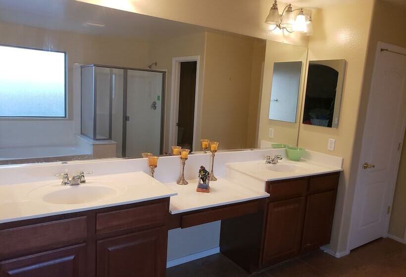 Beautiful Home In Az