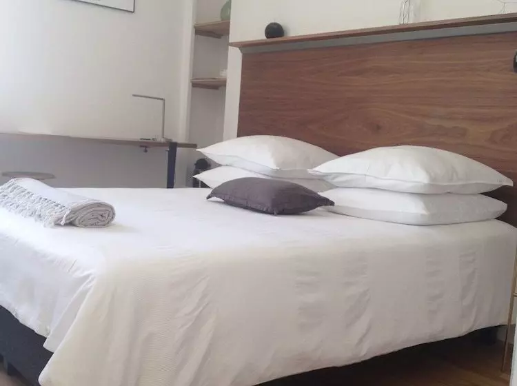 تختخواب و صبحانه La Traversière Chambres D Hôtes