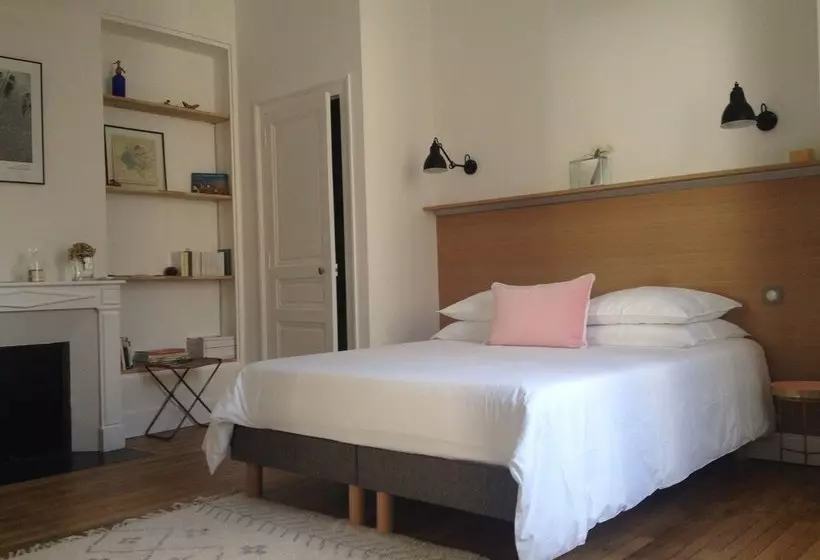 تختخواب و صبحانه La Traversière Chambres D Hôtes