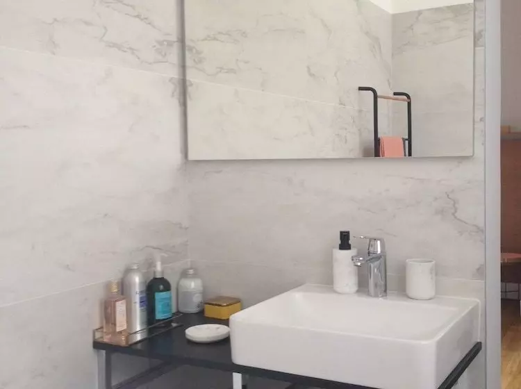 تختخواب و صبحانه La Traversière Chambres D Hôtes