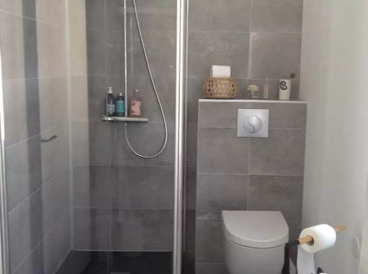 تختخواب و صبحانه La Traversière Chambres D Hôtes