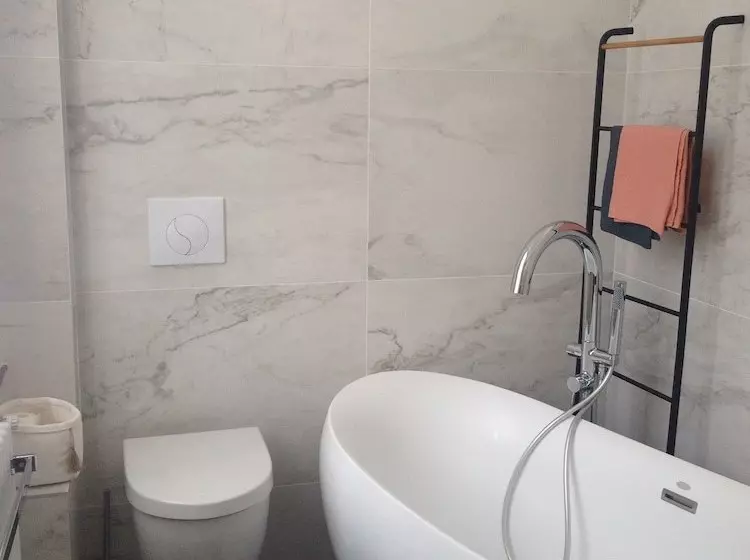 تختخواب و صبحانه La Traversière Chambres D Hôtes
