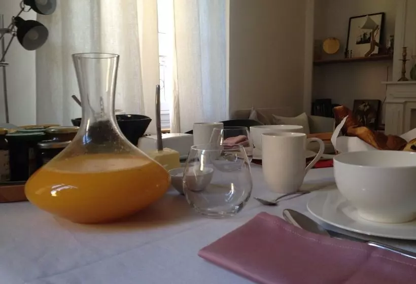 تختخواب و صبحانه La Traversière Chambres D Hôtes