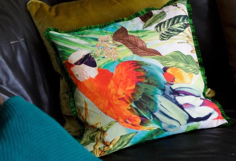 Live In Leeds Millenium Square Apartment