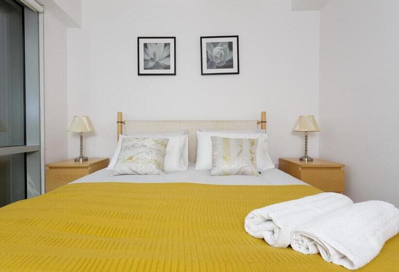 Live In Leeds Millenium Square Apartment