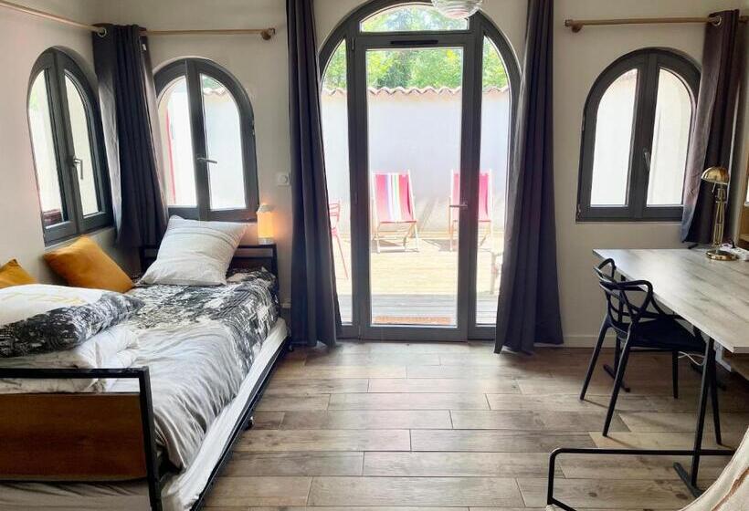 پانسیون Aux Tourelles 1888   Tres Proche Lyon