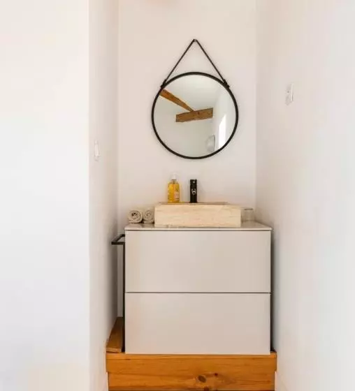 ペンション Aux Tourelles 1888   Tres Proche Lyon