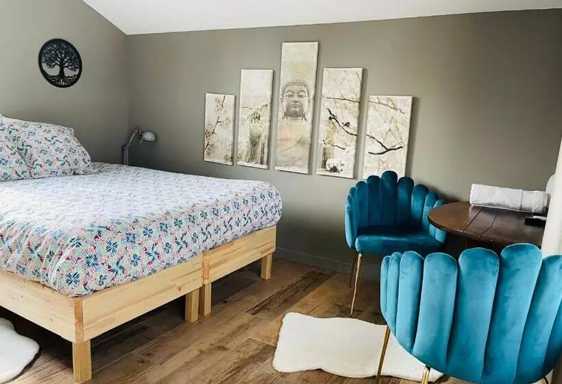 ペンション Aux Tourelles 1888   Tres Proche Lyon