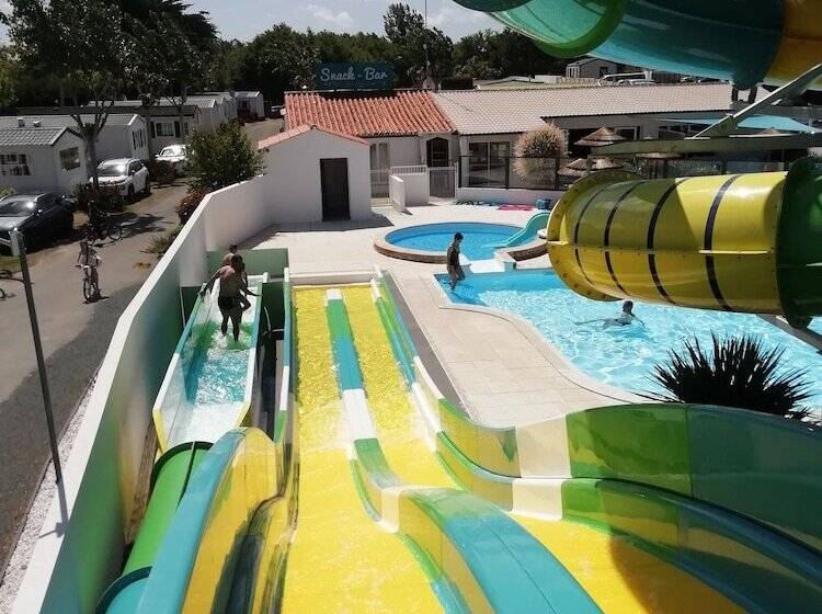 ホテル Camping Domaine Des Salins